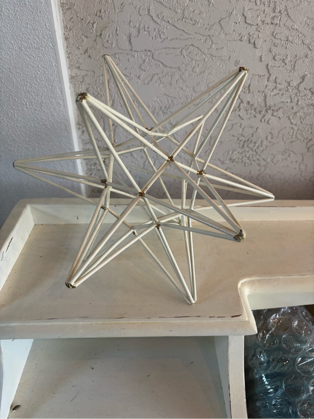 Decorative Geometric Star Accent - White and Gold